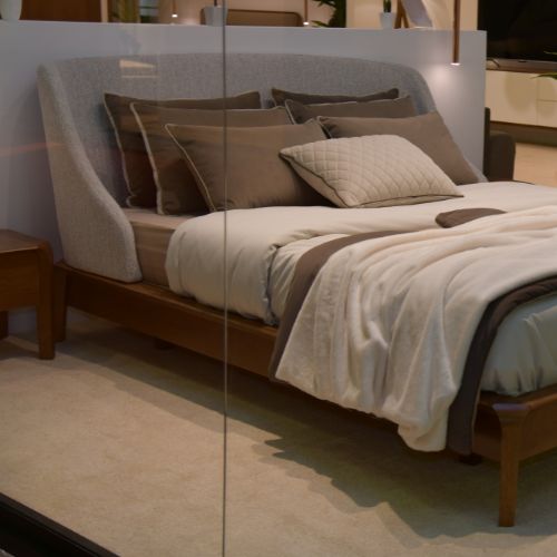 chambre à coucher oslo avec un lit crapo oslo + commode avec miroir + 2 tables de nuit
